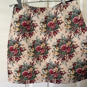 Cream Floral Tapestry Mini Skirt — Rose Bouquet Print